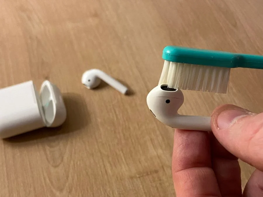 How to Increase Volume on AirPods? 2 Tried & Tested Ways